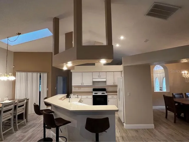 $2,300 | 9448 Tooke Shore Drive, Weeki Wachee, FL 34613