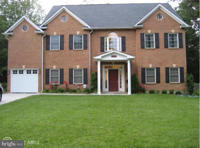 6711 Greendale Road Alexandria, VA 22310 - Photo 1 of 17 Exterior (Front)