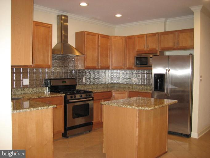 6711 Greendale Road Alexandria, VA 22310 - Photo 3 of 17 Kitchen