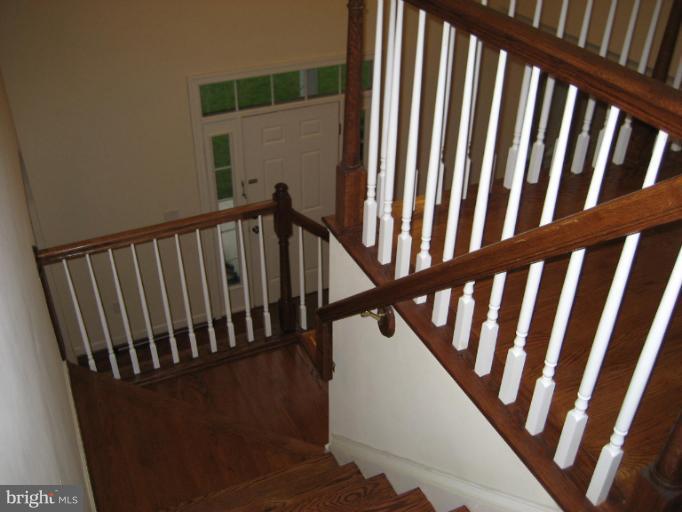 6711 Greendale Road Alexandria, VA 22310 - Photo 8 of 17 Interior (General)
