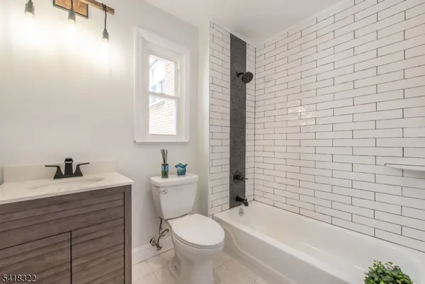 $2,100 | 71 Roseland Avenue, Unit 60, Caldwell, NJ 07006