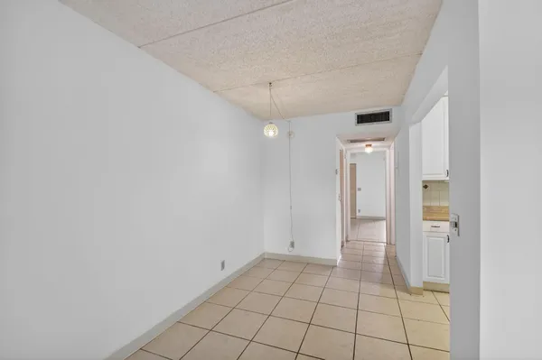 $79,997 | 3300 Springdale Boulevard, Unit 208, Palm Springs, FL 33461