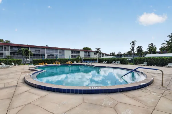 $79,997 | 3300 Springdale Boulevard, Unit 208, Palm Springs, FL 33461