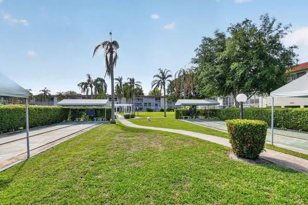 $79,997 | 3300 Springdale Boulevard, Unit 208, Palm Springs, FL 33461
