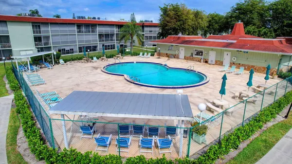 $79,997 | 3300 Springdale Boulevard, Unit 208, Palm Springs, FL 33461