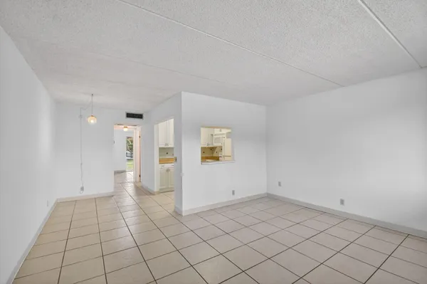 $79,997 | 3300 Springdale Boulevard, Unit 208, Palm Springs, FL 33461
