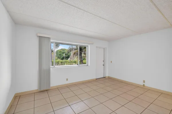 $79,997 | 3300 Springdale Boulevard, Unit 208, Palm Springs, FL 33461