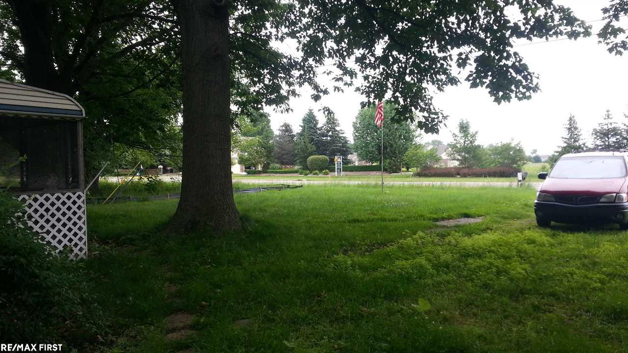 45785 Heydenreich Road Macomb, MI 48044 - Photo 5 of 7 31255683-4.JPG