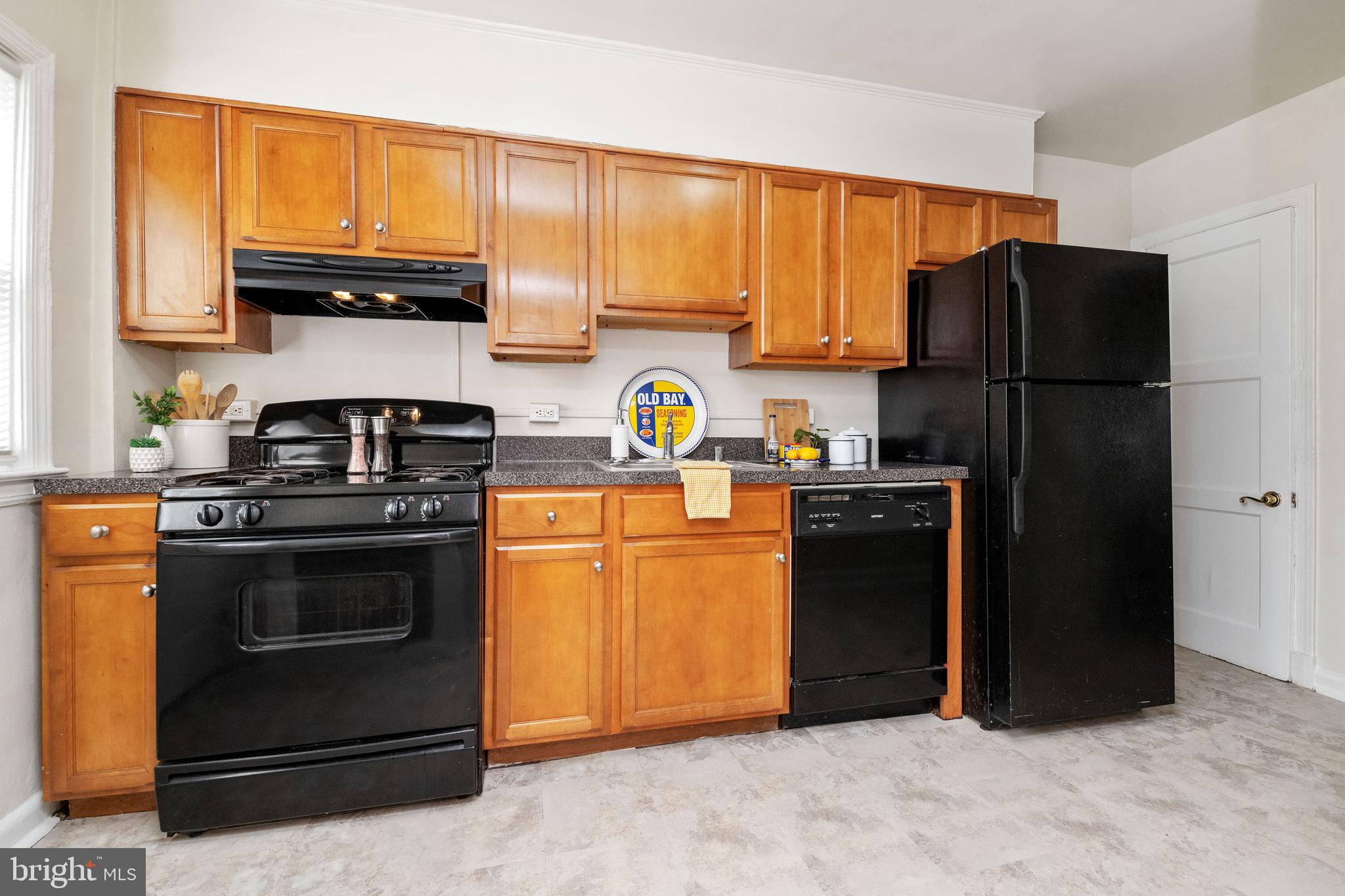 1613 Northgate Road Baltimore, MD 21218 - Photo 11 of 34