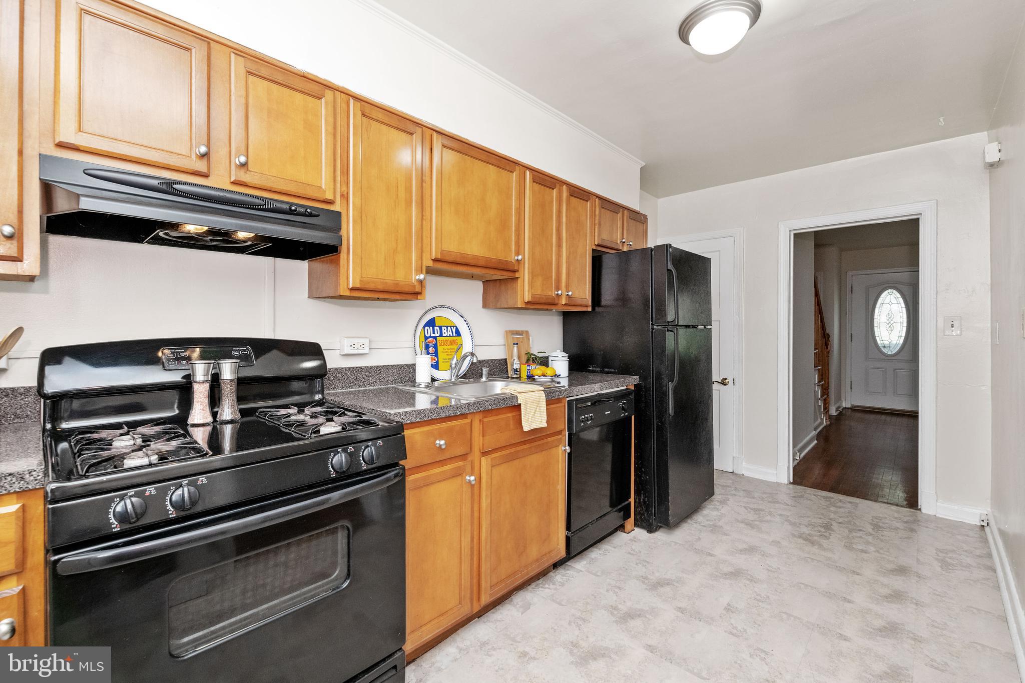 1613 Northgate Road Baltimore, MD 21218 - Photo 12 of 34