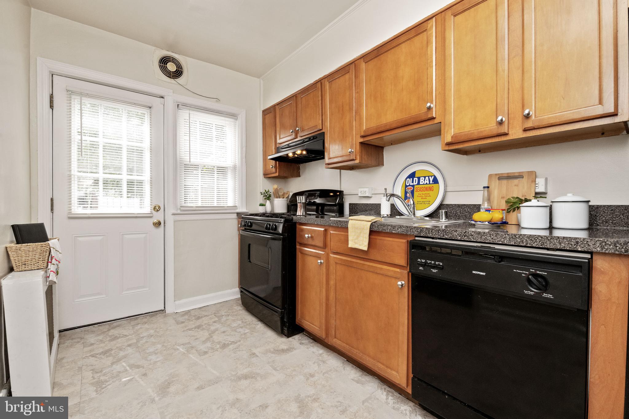 1613 Northgate Road Baltimore, MD 21218 - Photo 14 of 34
