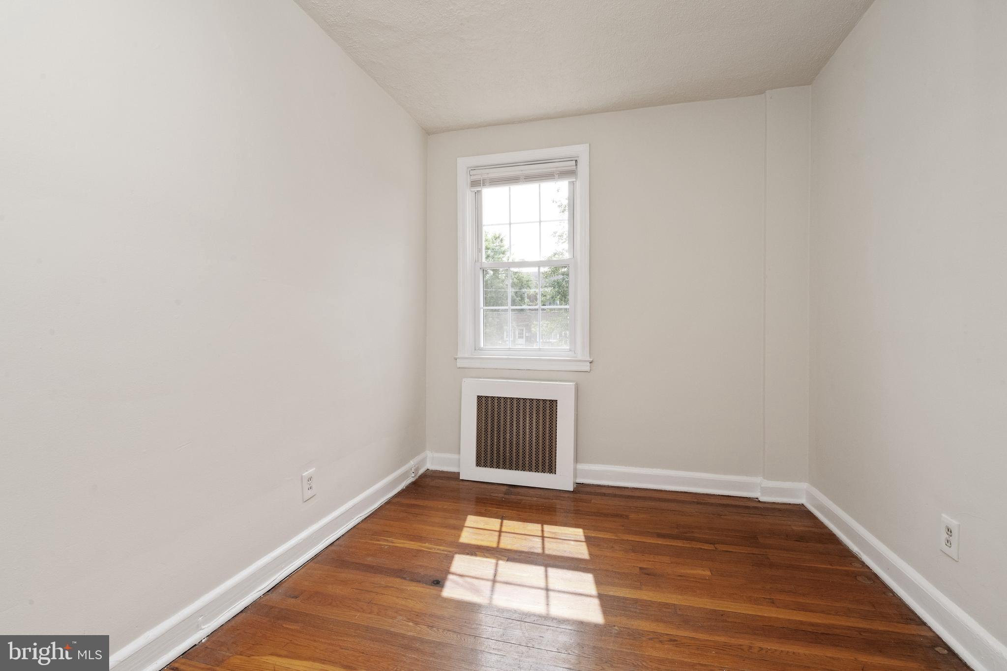 1613 Northgate Road Baltimore, MD 21218 - Photo 20 of 34