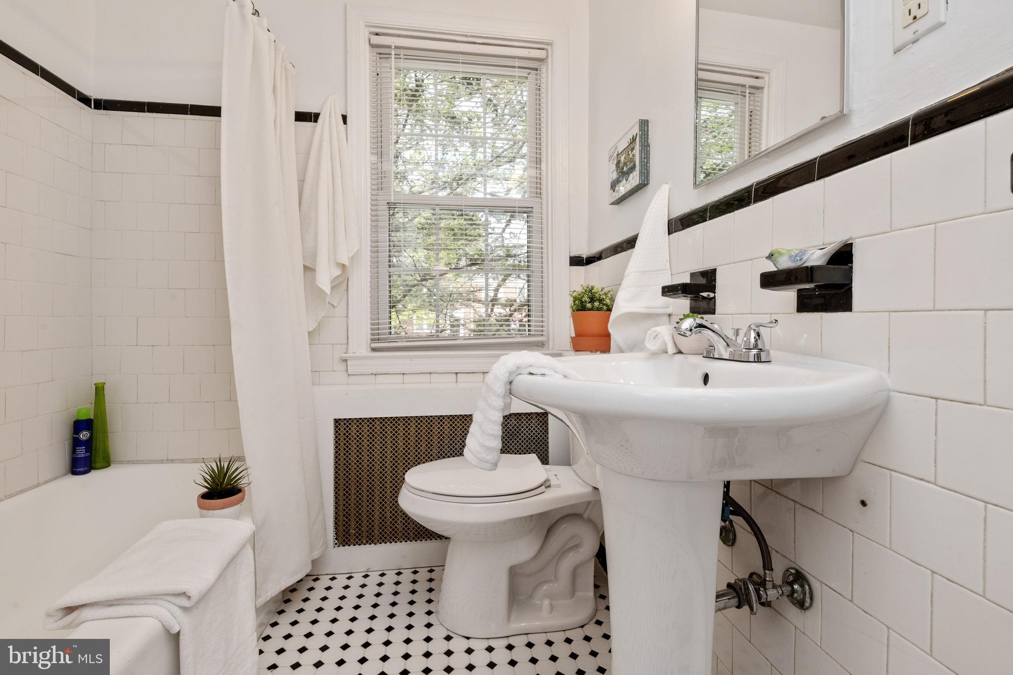 1613 Northgate Road Baltimore, MD 21218 - Photo 25 of 34