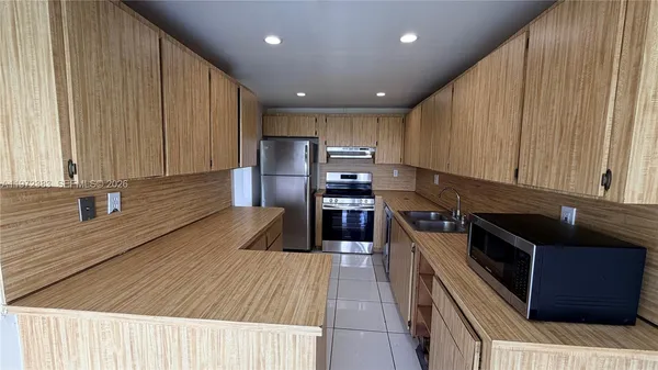 $2,500 | 1300 Southwest 122nd Avenue, Unit 4162, Miami, FL 33184