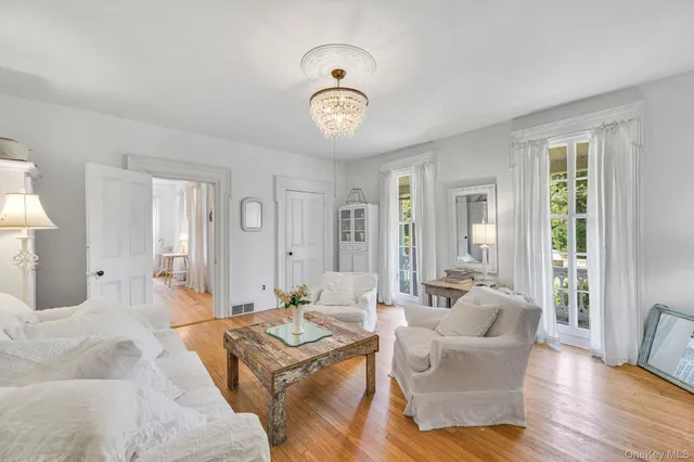 $975,000 | 45 Shore Road, East Setauket, NY 11733