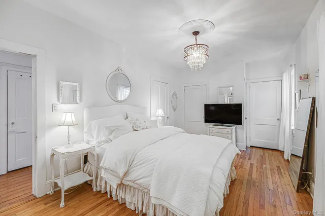 $975,000 | 45 Shore Road, East Setauket, NY 11733