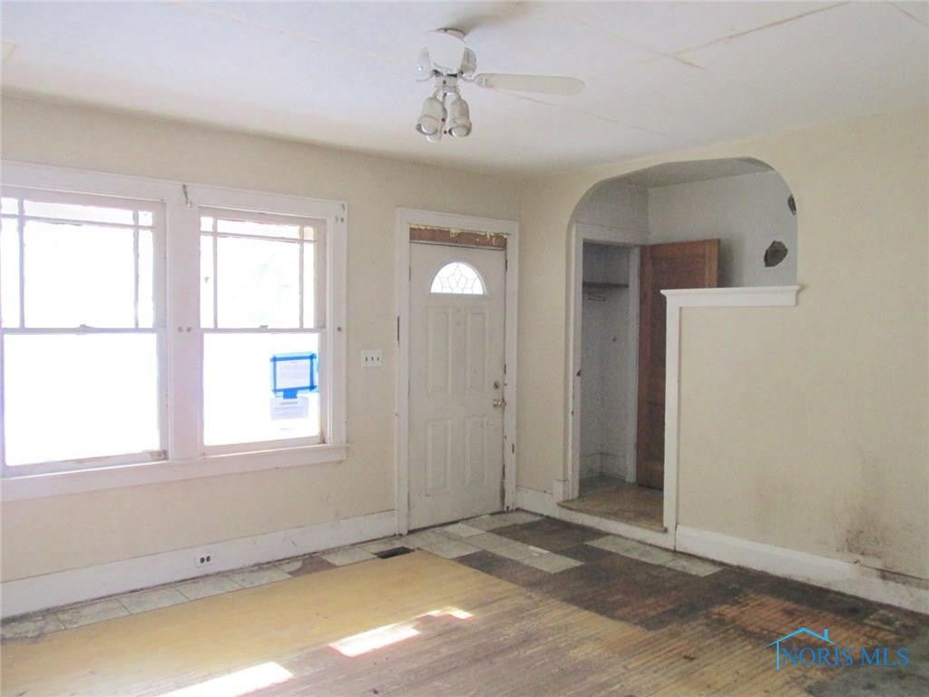 1758 Mansfield Road Toledo, OH 43613 - Photo 2 of 13 Gallery Image 2