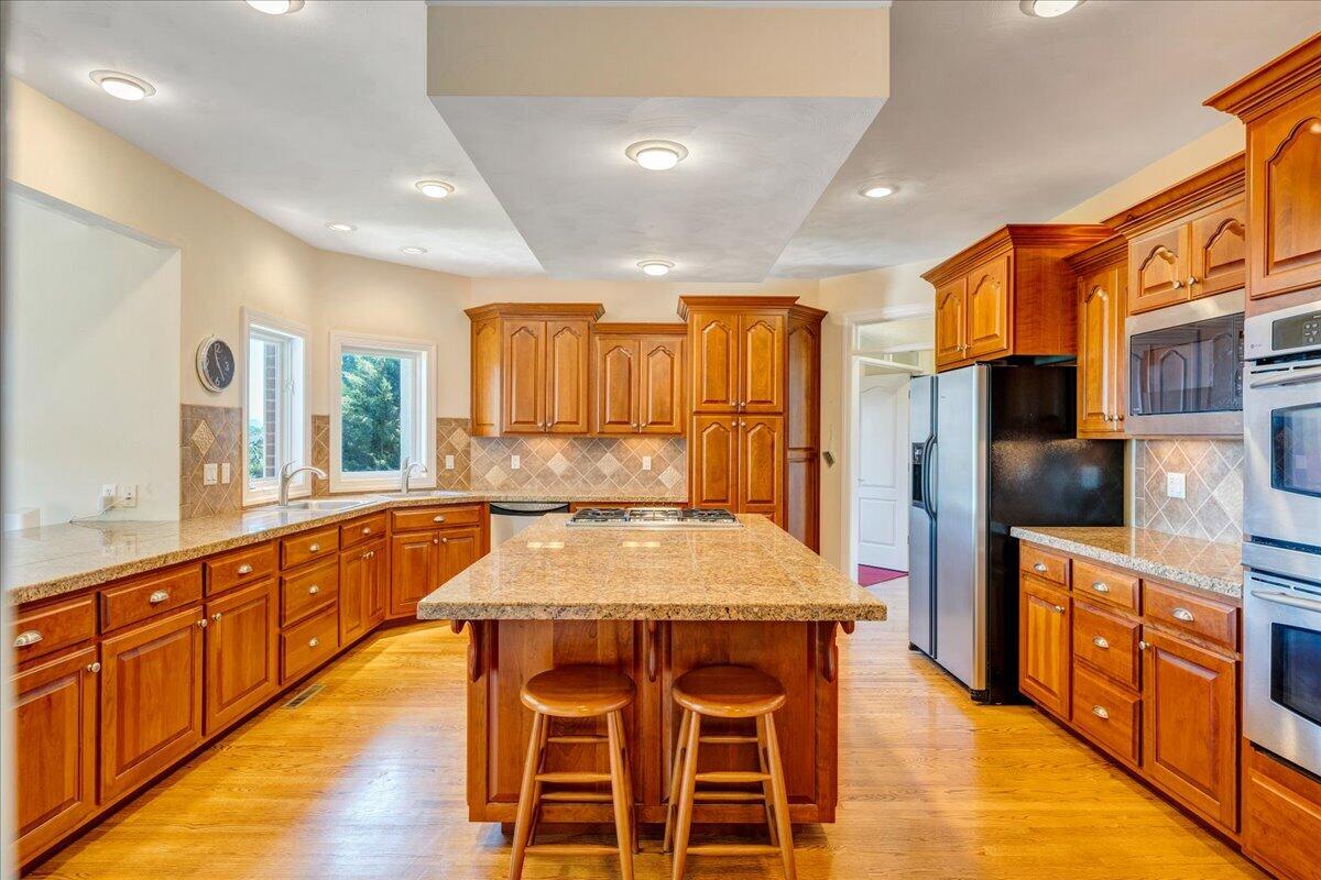 625 Frontier Way Fincastle, VA 24090 - Photo 19 of 105 021-MIB02764