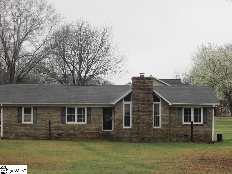 645 Narnie Road Laurens, SC 29360 - Photo 1 of 10 Gallery Image 1