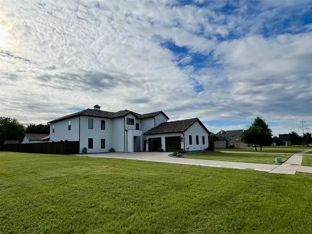 $1,350,000 | 613 Wildcat Way, Kennedale, TX 76060