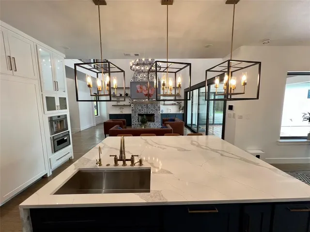 $1,350,000 | 613 Wildcat Way, Kennedale, TX 76060