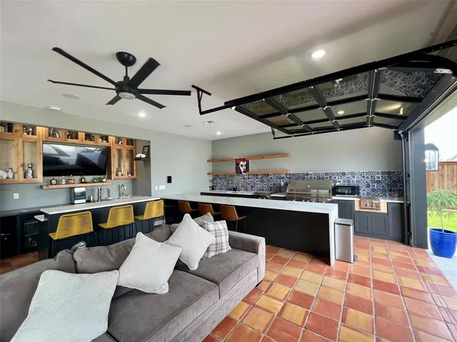 $1,350,000 | 613 Wildcat Way, Kennedale, TX 76060