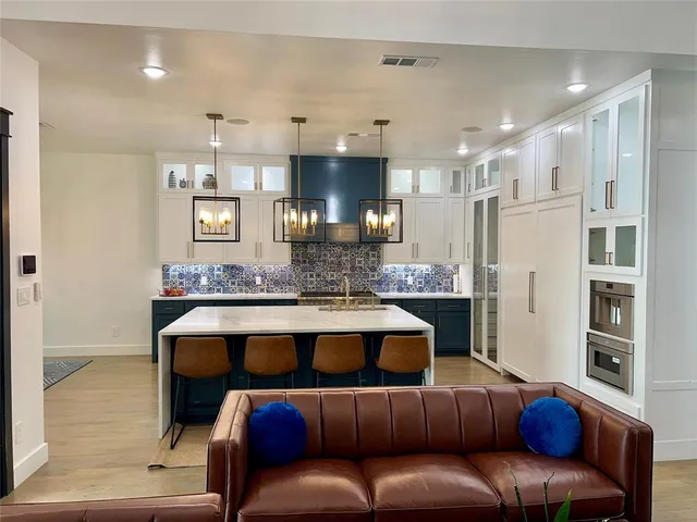 $1,350,000 | 613 Wildcat Way, Kennedale, TX 76060