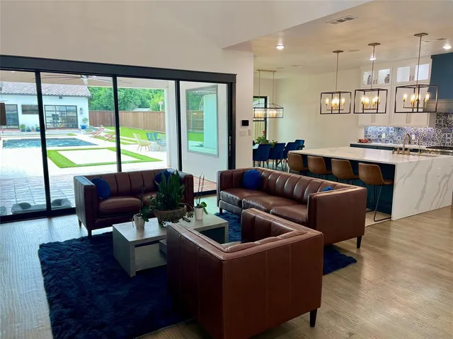 $1,350,000 | 613 Wildcat Way, Kennedale, TX 76060