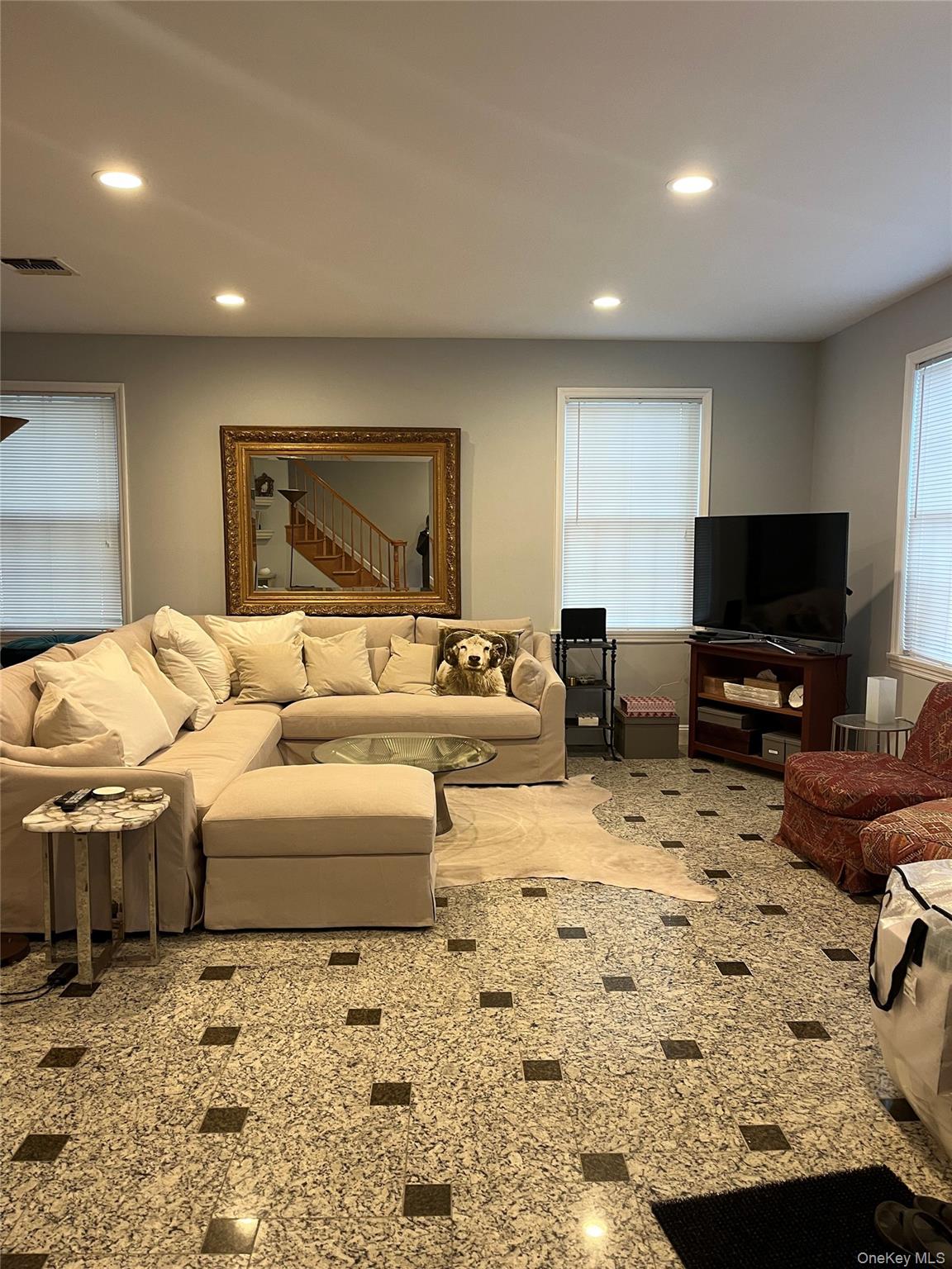 7809 Shore Road Port Washington, NY 11050 - Photo 7 of 9