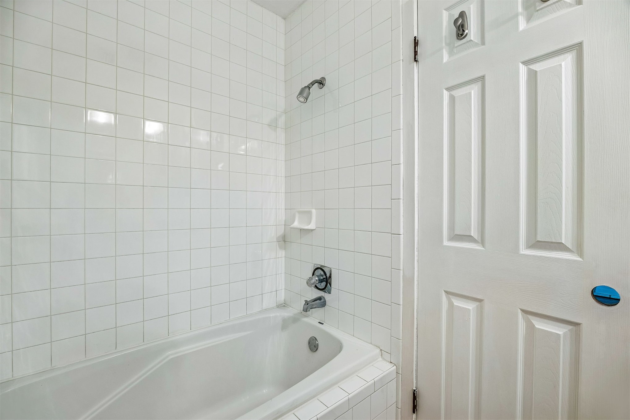 3316 Sea Marsh Road, Unit 3316 Fernandina Beach, FL 32034 - Photo 12 of 42 Tub and Shower in Primary Bathroom.