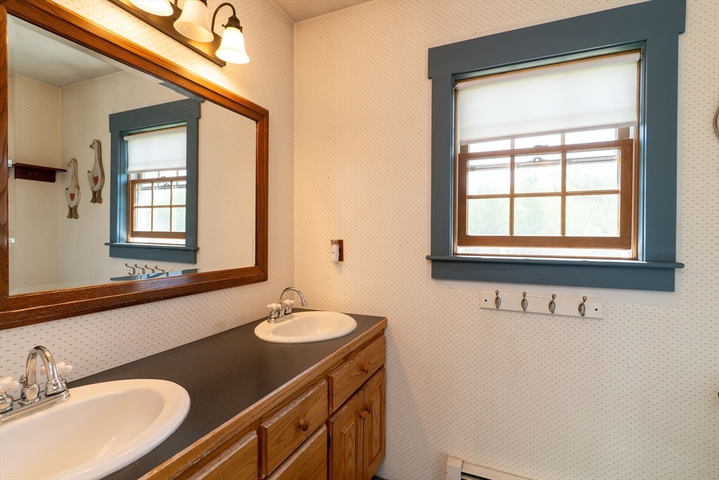 147 Oakham Road North Brookfield, MA 01535 - Photo 33 of 41