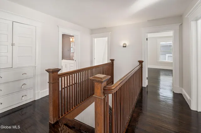 $449,999 | 818 Oregon Avenue, Niskayuna, NY 12309