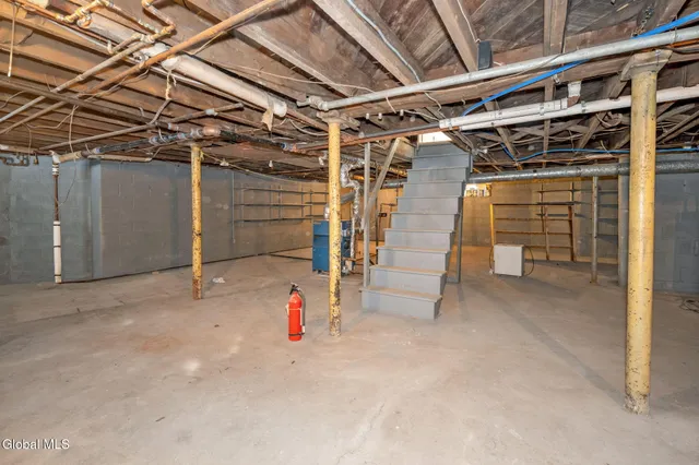 $449,999 | 818 Oregon Avenue, Niskayuna, NY 12309