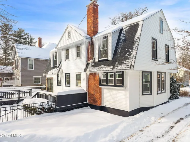 $449,999 | 818 Oregon Avenue, Niskayuna, NY 12309