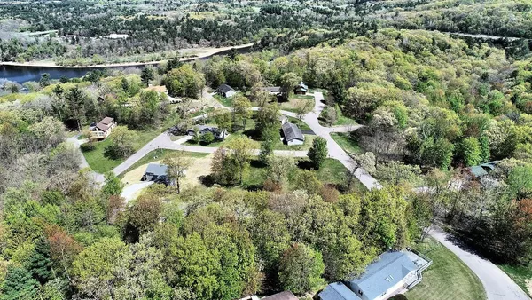 $34,000 | 31 Eagles Nest, Baraboo, WI 53913