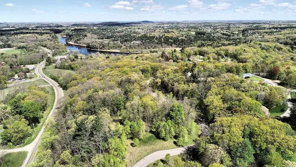 $34,000 | 31 Eagles Nest, Baraboo, WI 53913