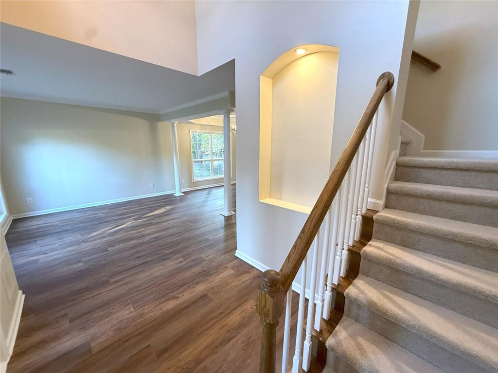 310 Bloomfield Court Roswell, GA 30075 - Photo 5 of 39