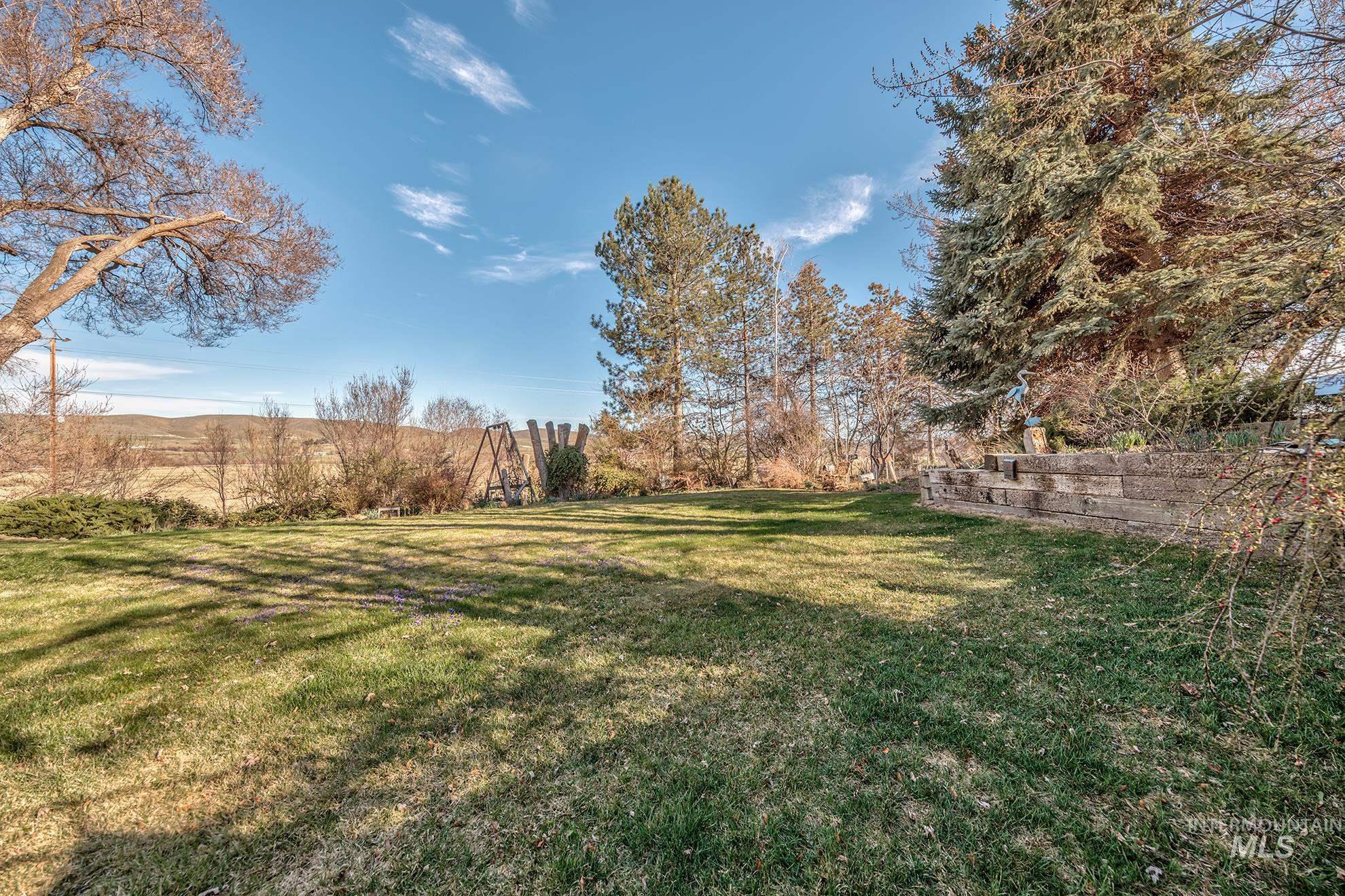 1365 Highway 95 Weiser, ID 83672 - Photo 2 of 34 View of green lawn