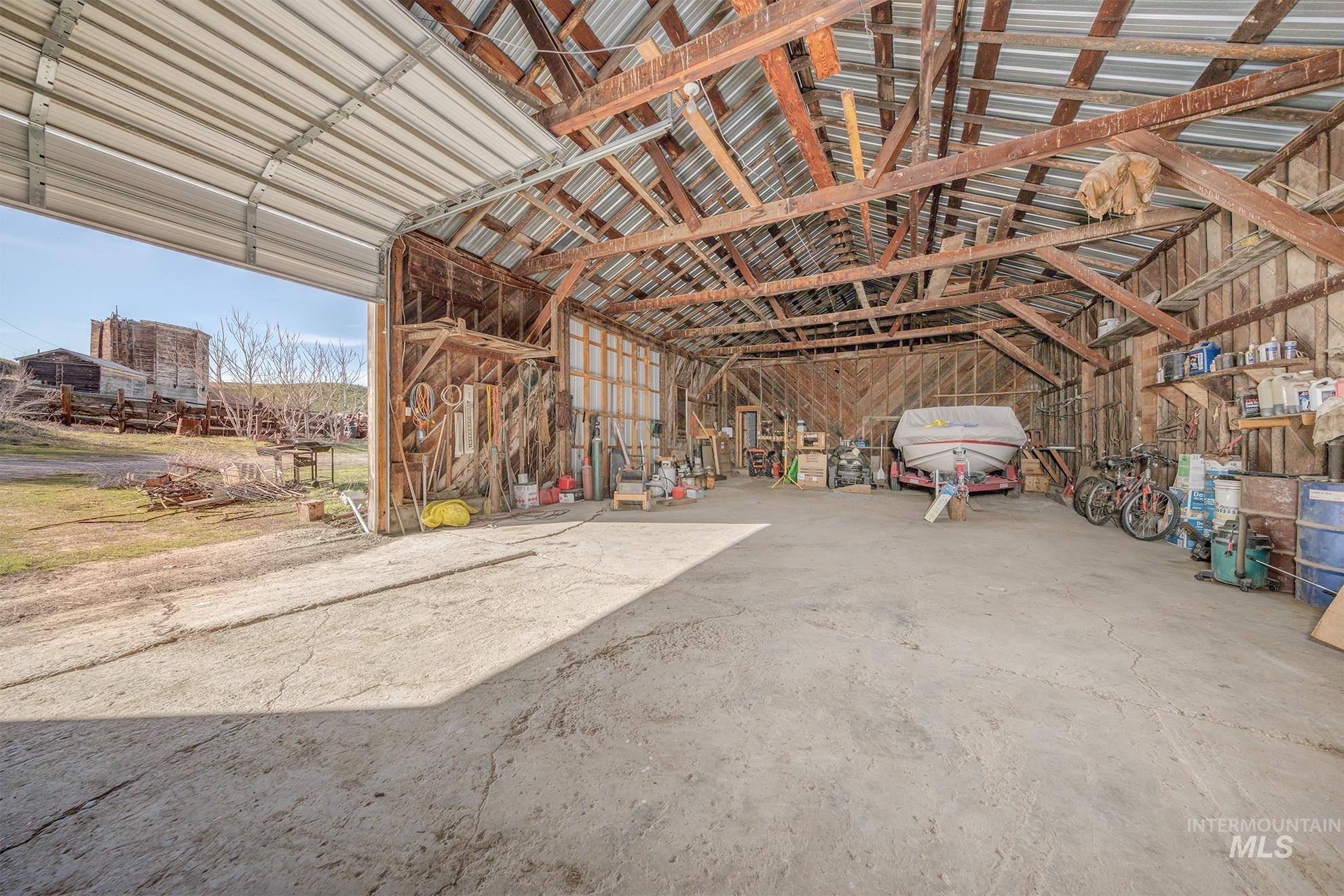 1365 Highway 95 Weiser, ID 83672 - Photo 25 of 34 Miscellaneous room featuring concrete floors