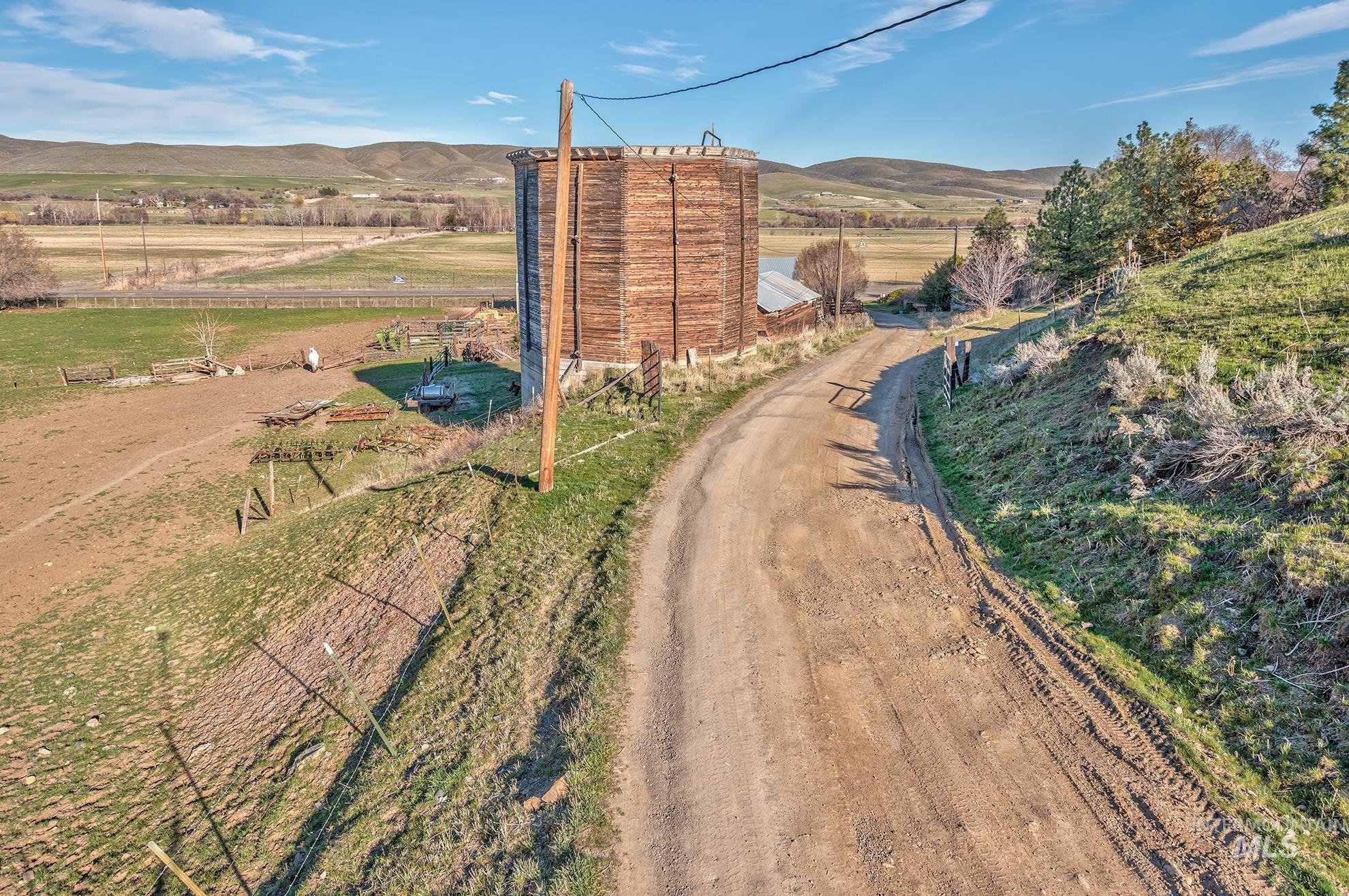 1365 Highway 95 Weiser, ID 83672 - Photo 30 of 34