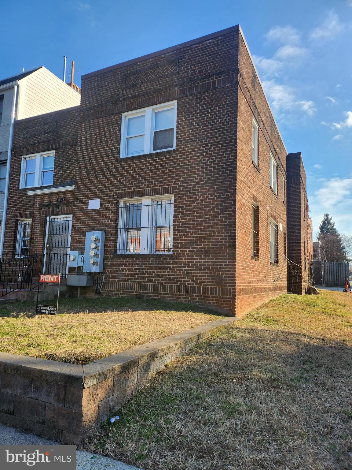 1601 E Street Northeast Washington, DC 20002 - Photo 2 of 10 a view of a house with a yard