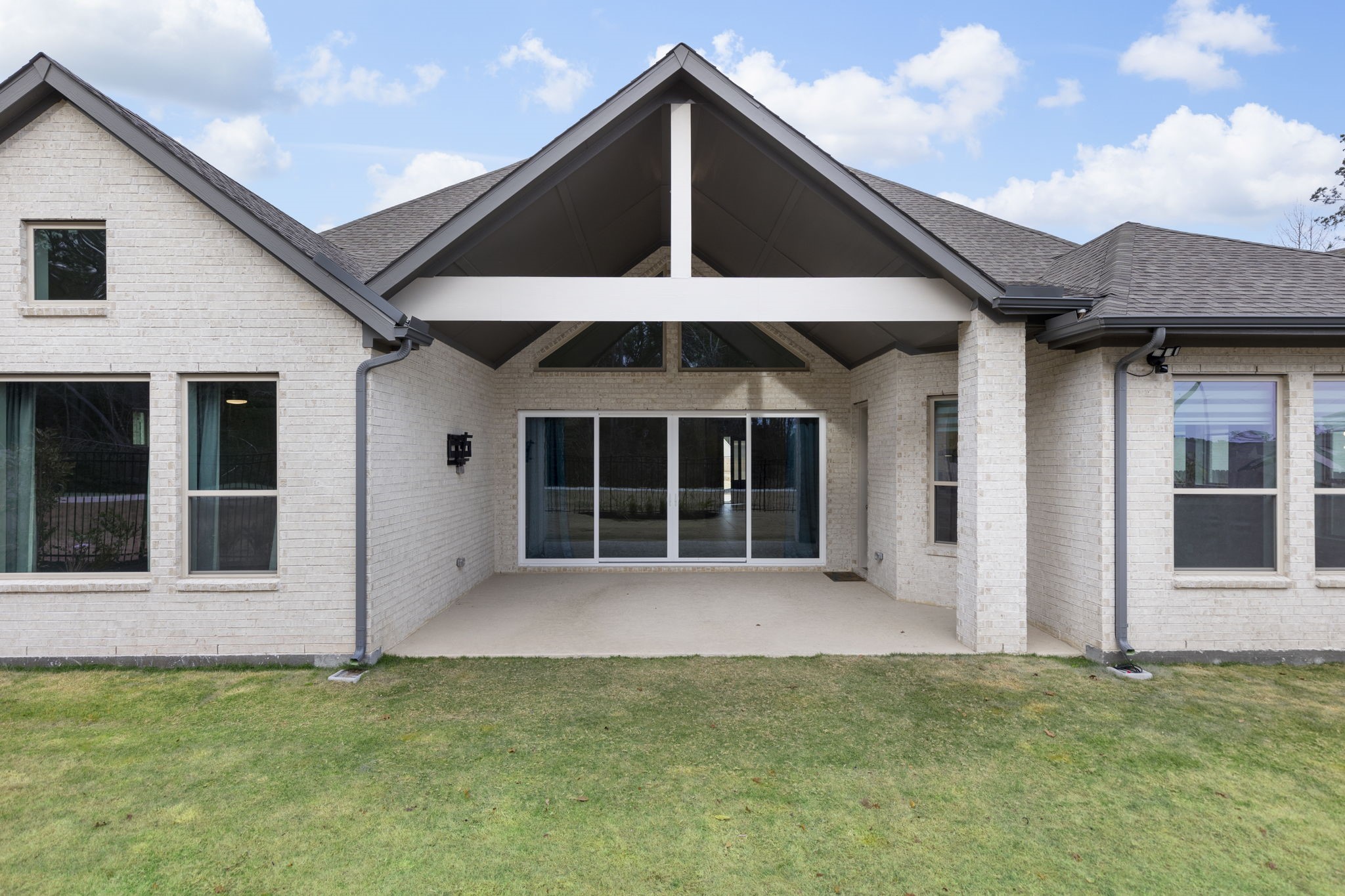 15834 Moran Meadow Street Conroe, TX 77302 - Photo 29 of 41 a front view of a house with a garden