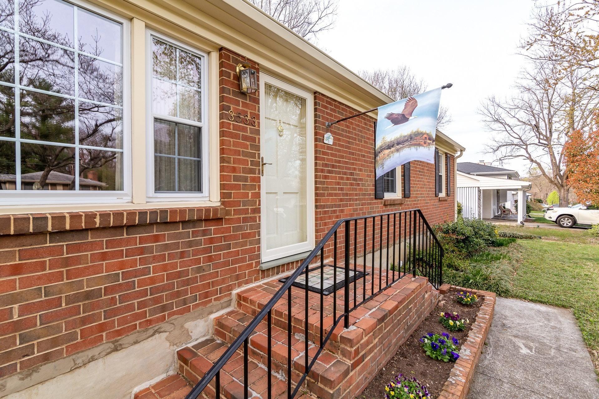 3533 Old Towne Road Southwest Roanoke, VA 24018 - Photo 3 of 39 003-307147-03-3533 Old Towne Rd-0231_752