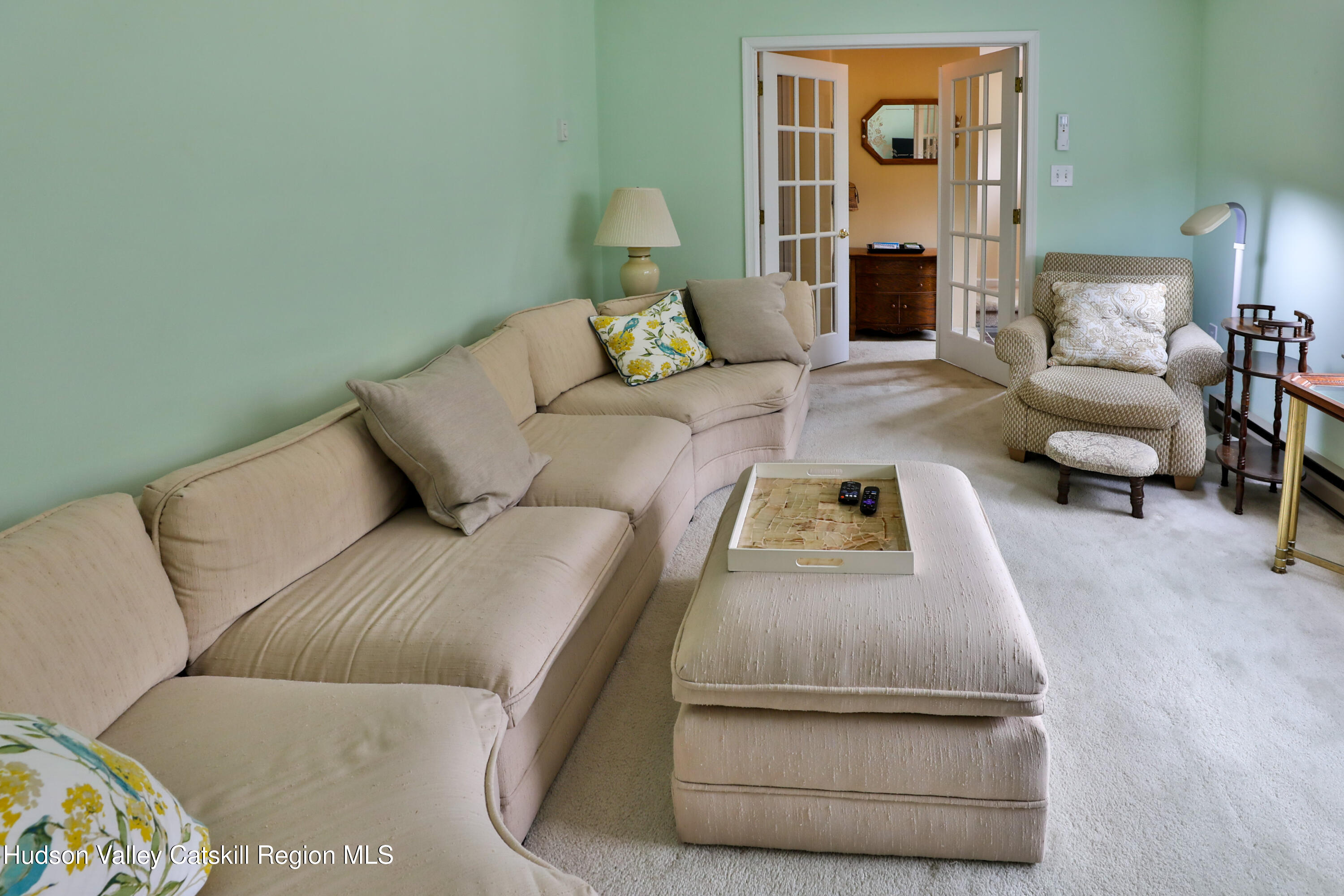68 Garfield Road Phoenicia, NY 12464 - Photo 11 of 43 a living room with furniture
