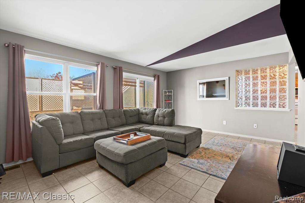 10495 Gordon Road Fenton, MI 48430 - Photo 21 of 44