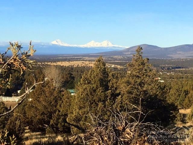 5608 Southeast Pueblo Road Prineville, OR 97754 - Photo 3 of 18 Gallery Image 3