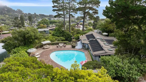 $4,495,000 | 125 Laurel Avenue, Stinson Beach, CA 94970