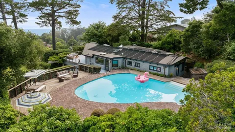 $4,495,000 | 125 Laurel Avenue, Stinson Beach, CA 94970