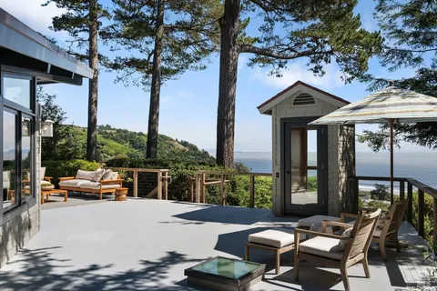 $4,495,000 | 125 Laurel Avenue, Stinson Beach, CA 94970