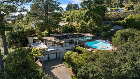 $4,495,000 | 125 Laurel Avenue, Stinson Beach, CA 94970